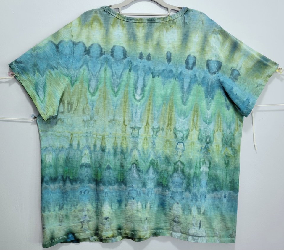 XXL Tall V-neck T-shirt, Sea Ripple