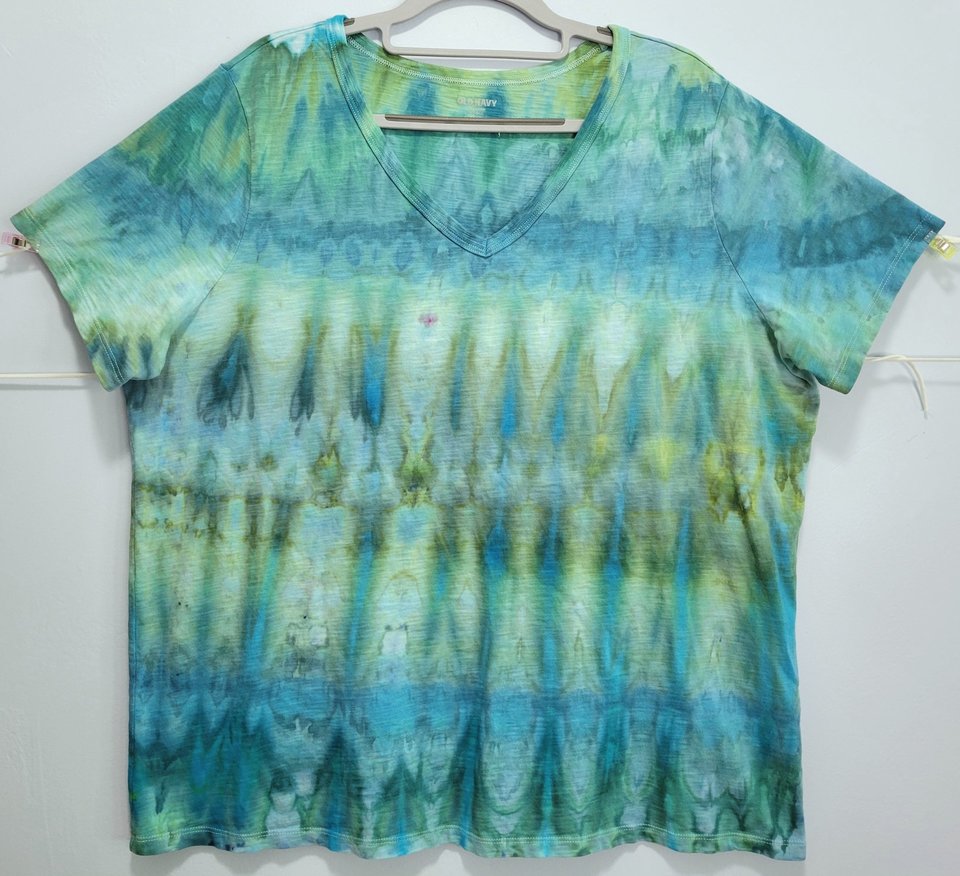 XL Tall V-neck T-shirt, Sea Ripple
