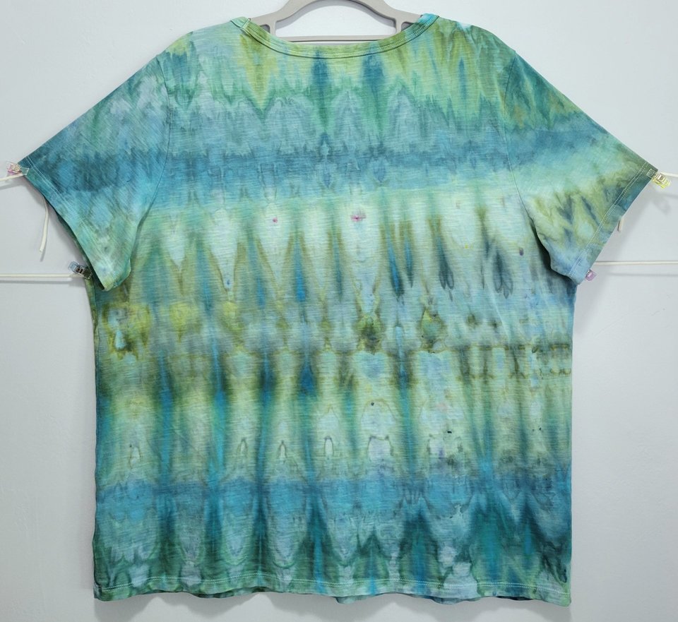 XL Tall V-neck T-shirt, Sea Ripple