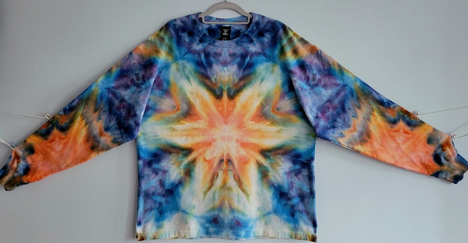 XL Long Sleeve T-shirt, Sapphire Marmalade Farnsburst