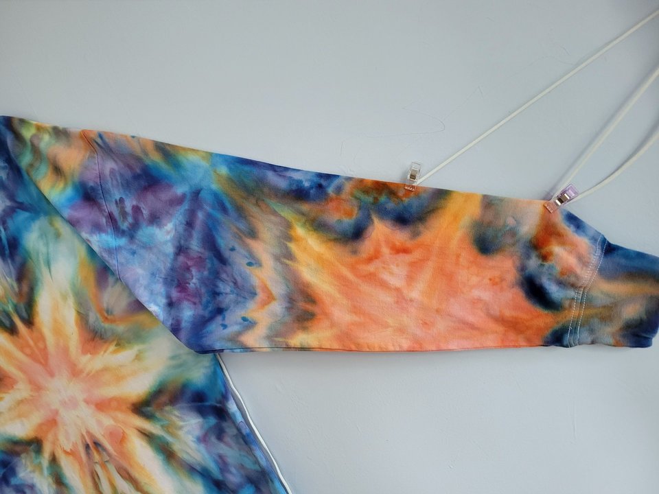 XL Long Sleeve T-shirt, Sapphire Marmalade Farnsburst