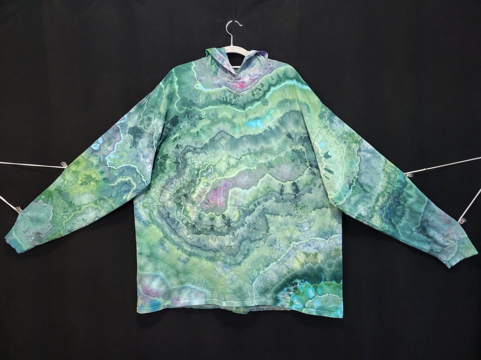2XL/3XL Hoodie T-shirt, Spring Garden Geode