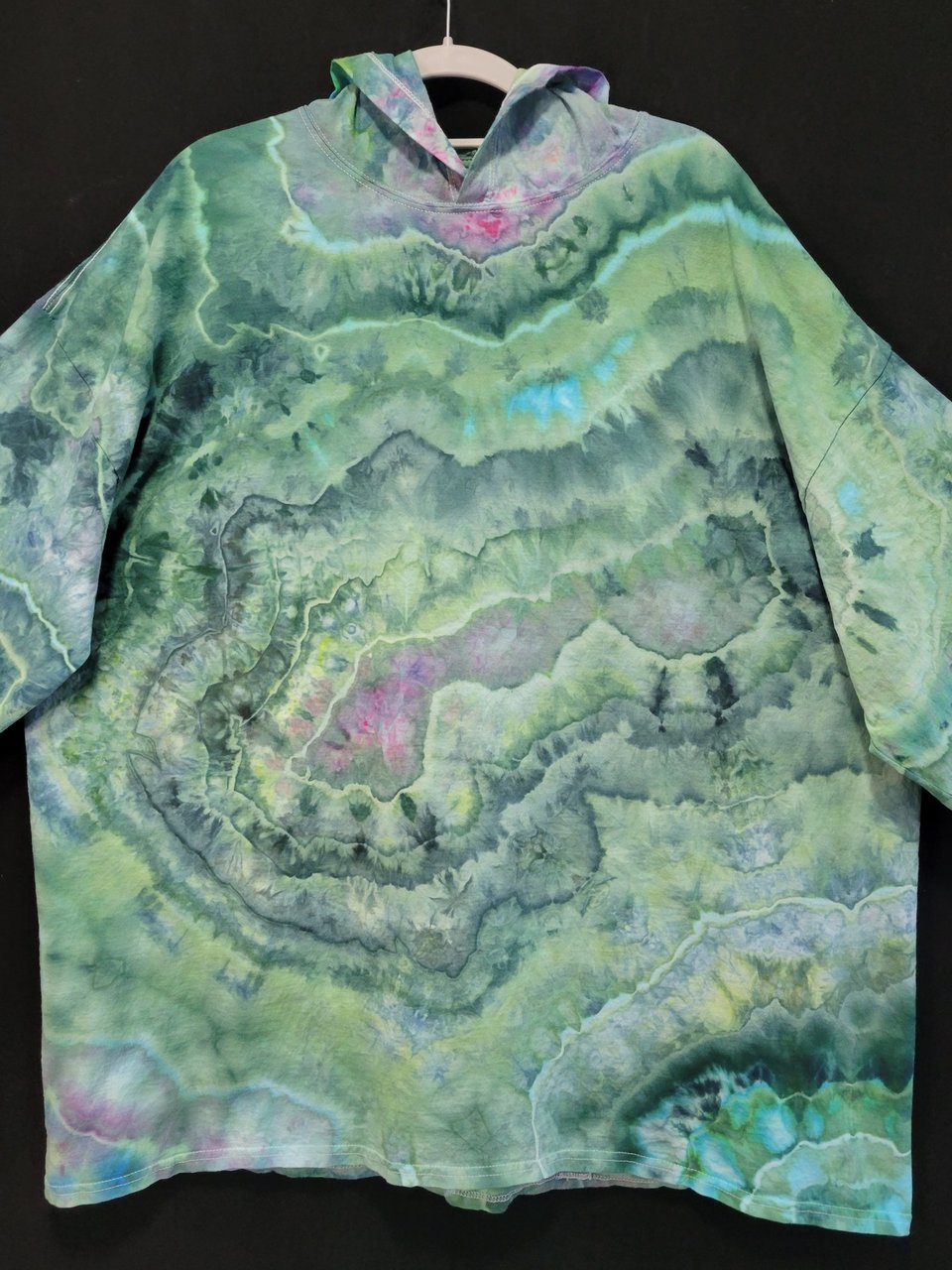 2XL/3XL Hoodie T-shirt, Spring Garden Geode