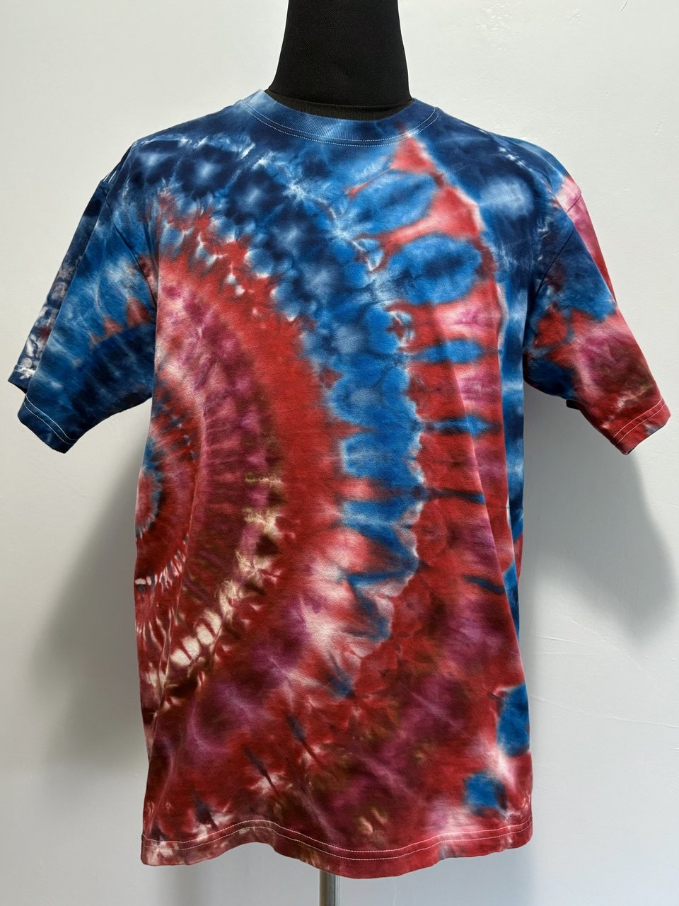 L Crew Neck Short Sleeved T-shirt, Patriotic Wave