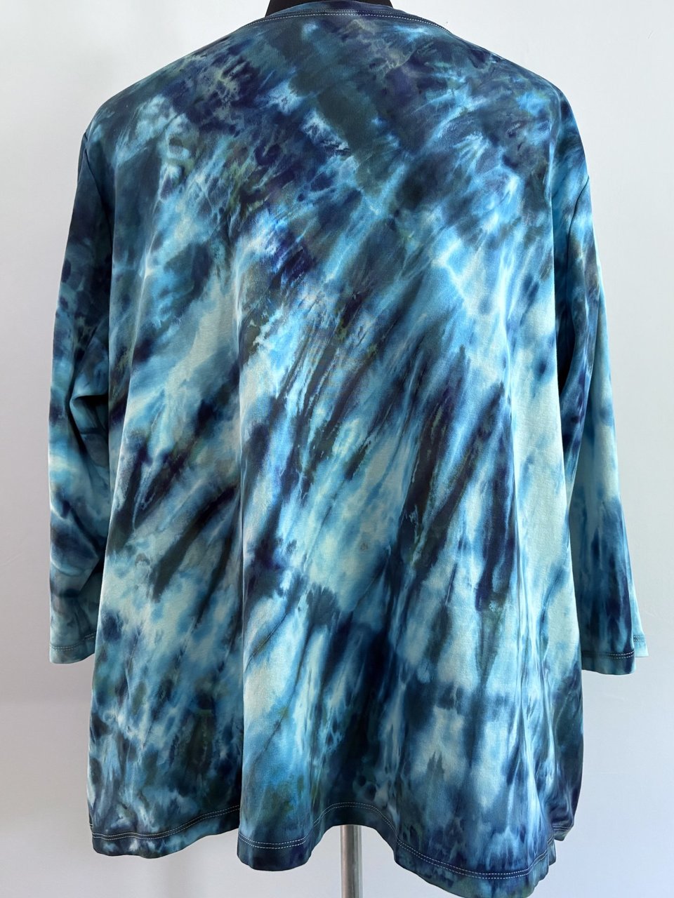 4X 3/4 Sleeve V-Neck T, Light in Deep Water