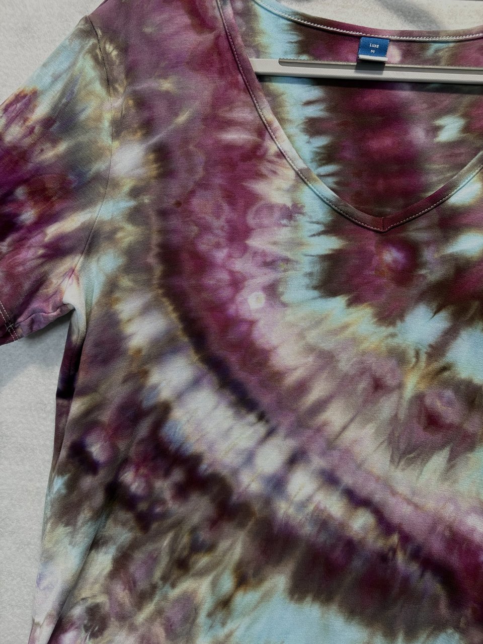 M/L Rayon V-Neck T-Shirt, Petrified Plum