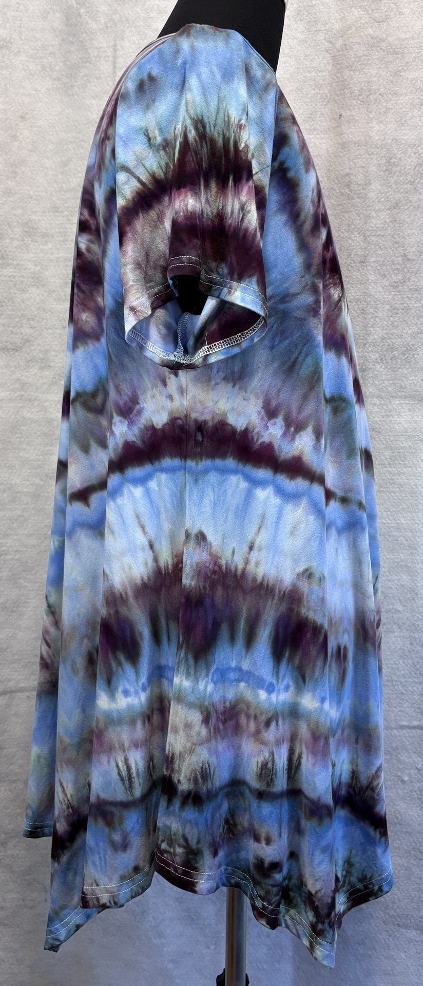 2X Rayon V-Neck Hanky Hem Tunic, Petrified Plum Sky