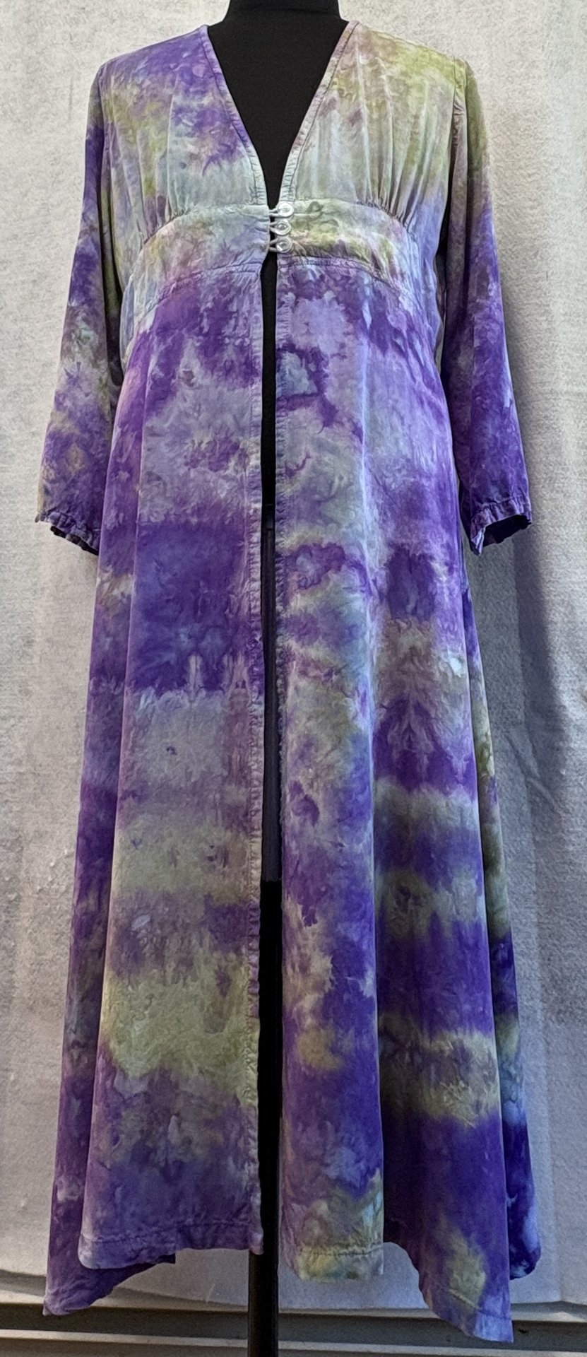 L Button Duster, Wysteria