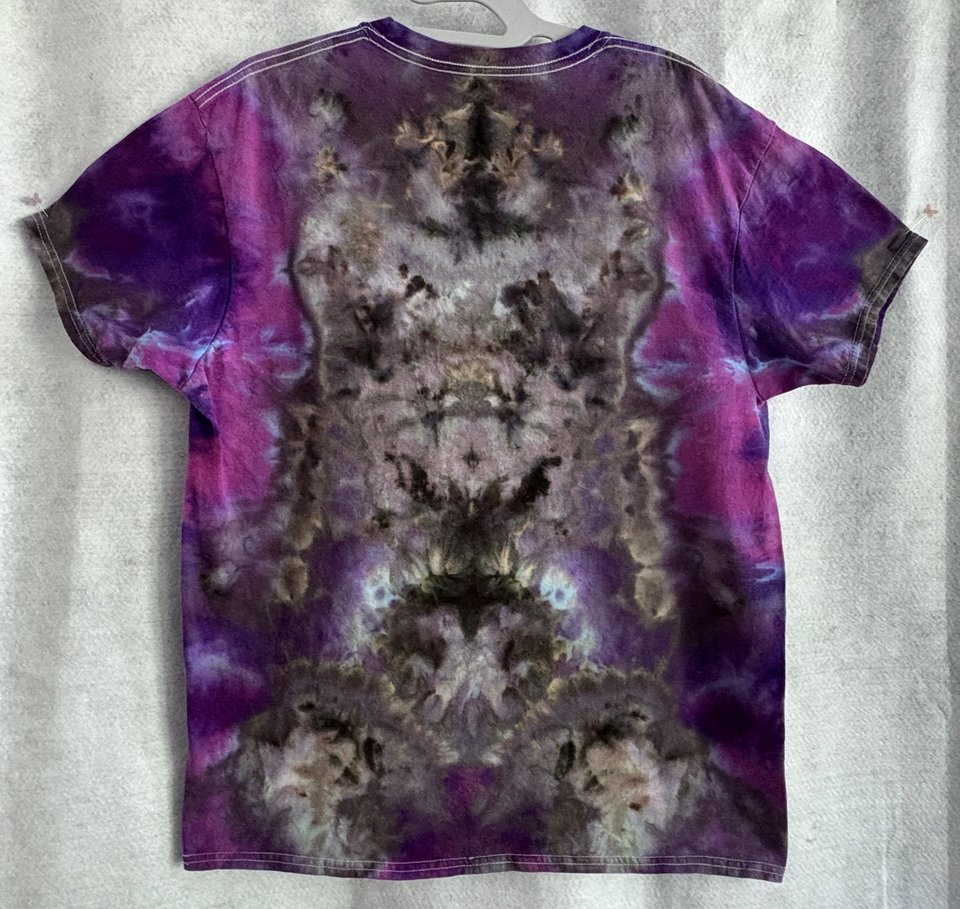 L Unisex T-shirt, Alien