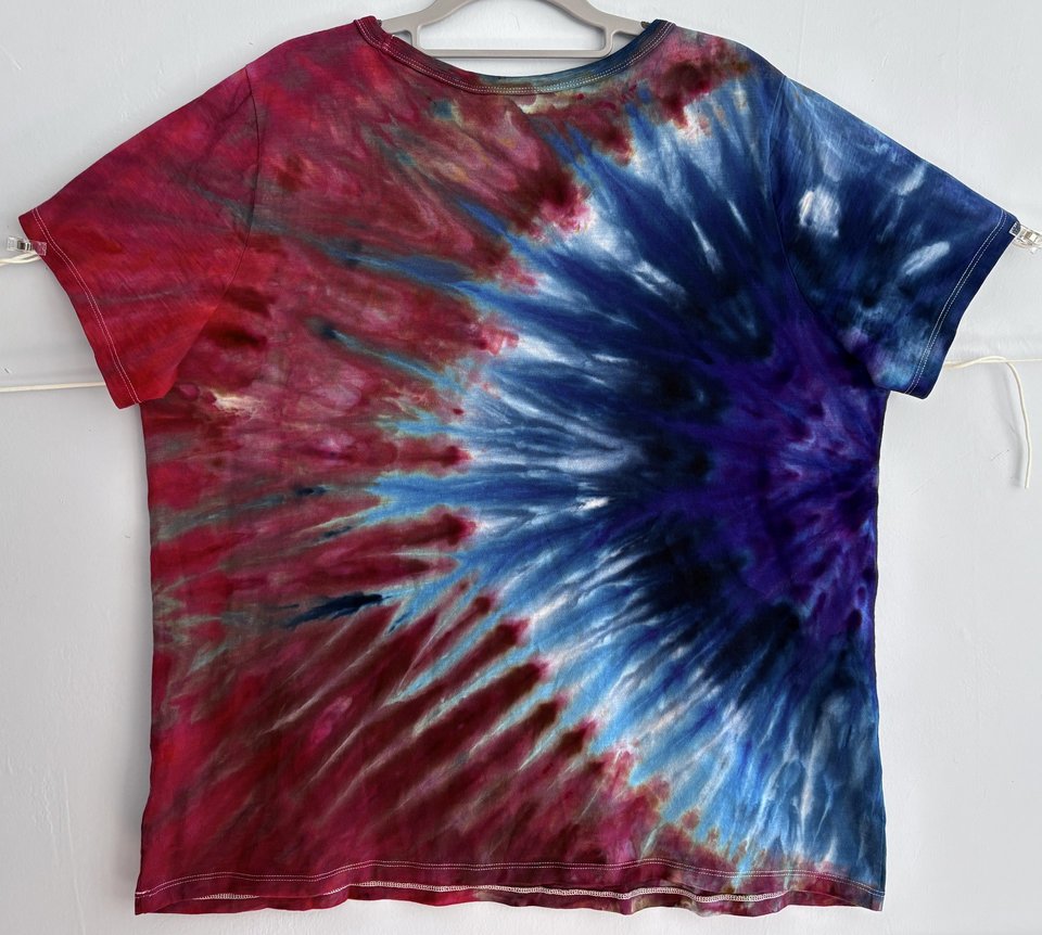 XL Tall Ladies V-Neck T-Shirt, Red & Blue Splash