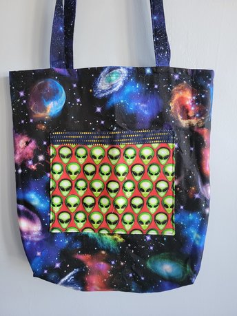 Tote, Aliens!