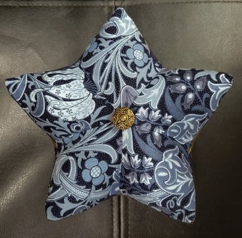 Pin Cushion, Blue Morris