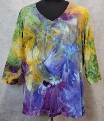 3X 3/4 Sleeve V neck T-Shirt, Monet Flow