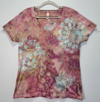 L/XL V-neck Ideal T-shirt, Mandala Mist