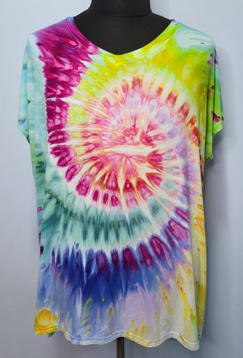 2X V-Neck Rayon Top, Rainbow Spiral