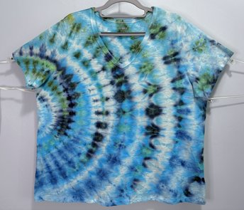 XL Tall V-Neck T-Shirt, Lighthouse Lens