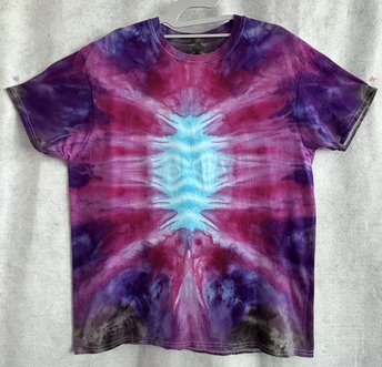 L Unisex T-shirt, Alien