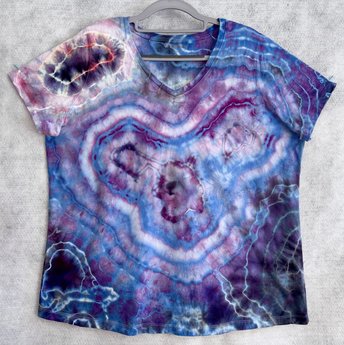 XL (18/20) V-Neck Ladies T-Shirt, Periwinkle Fire Geode